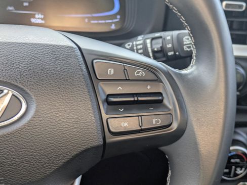 Certified 2024 Hyundai Venue SEL image 26