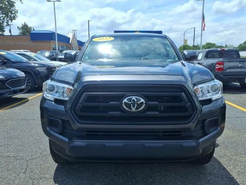 Used 2022 Toyota Tacoma SR AWD/4WD image 2
