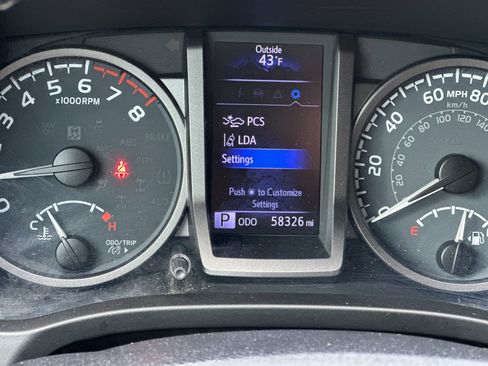 Used 2020 Toyota Tacoma TRD Sport image 23