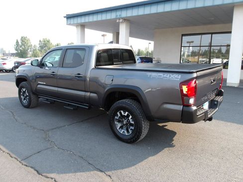 Used 2019 Toyota Tacoma TRD Off-Road AWD/4WD image 3