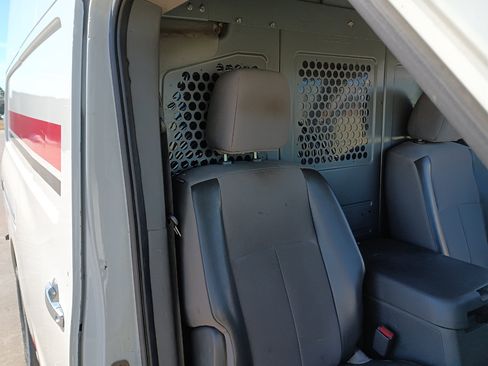 Used 2018 Nissan NV 3500 SL w/ Navigation Package image 15