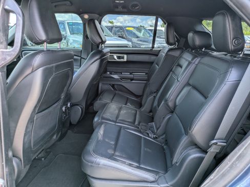 Used 2020 Ford Explorer XLT w/ Equipment Group 202A RWD image 13