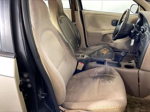 Used 2002 Saturn S-Series SL1 FWD image 9