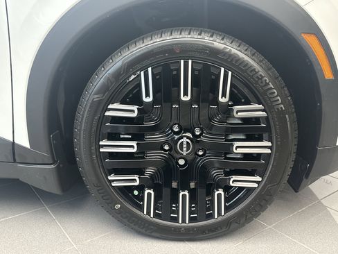 New 2026 Nissan Leaf Platinum+ w/ Cargo Package (Platinum+) image 12