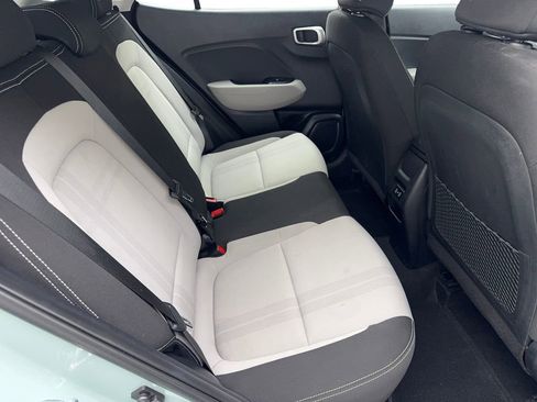 Used 2025 Hyundai Venue SEL image 37