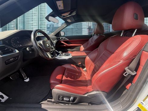 Used 2022 BMW 430i Coupe w/ M Sport Package image 9