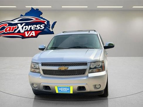 Used 2014 Chevrolet Suburban LTZ RWD image 5