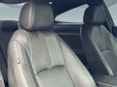 Used 2019 Honda Civic Touring image 32