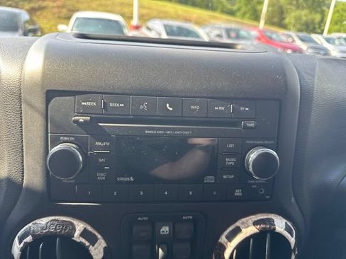 Used 2017 Jeep Wrangler Unlimited Sport w/ Quick Order Package 24S AWD/4WD image 16