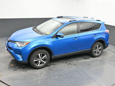 Used 2018 Toyota RAV4 XLE image 37
