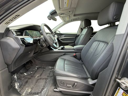 Used 2021 Audi e-tron Premium Plus w/ Premium Plus Package AWD/4WD image 9