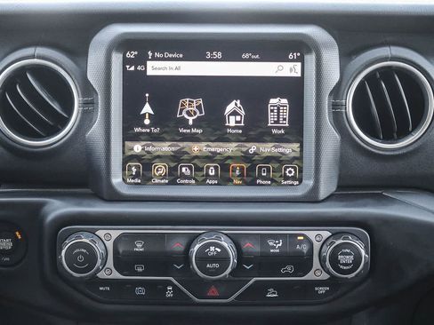 Used 2023 Jeep Wrangler Unlimited Sahara AWD/4WD image 16