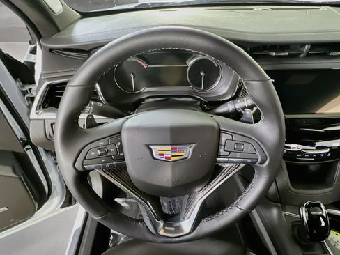 Used 2025 Cadillac XT6 Sport AWD/4WD image 11