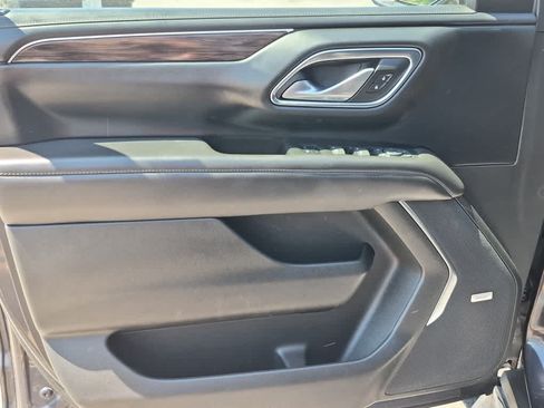Used 2022 Chevrolet Tahoe LT w/ Luxury Package RWD image 11