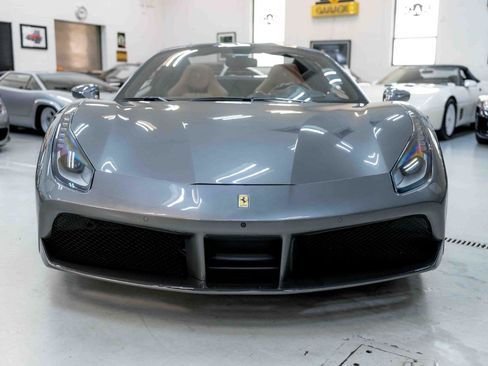 Used 2018 Ferrari 488 Spider image 5
