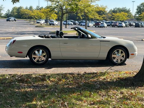 Used 2002 Ford Thunderbird Deluxe image 10