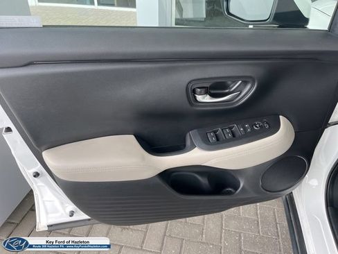 Used 2023 Honda HR-V LX image 19
