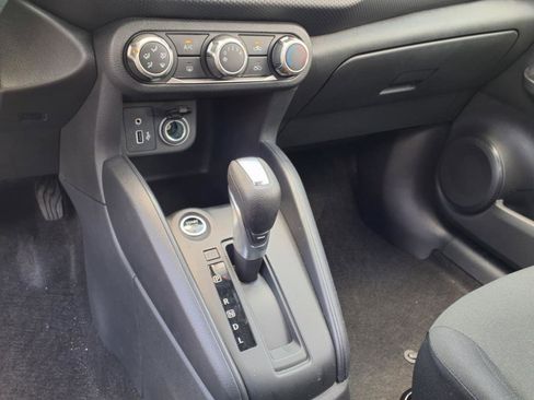 New 2025 Nissan Kicks Play S image 10
