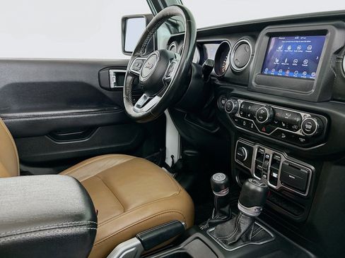 Used 2020 Jeep Wrangler Unlimited Sahara w/ LED Lighting Group AWD/4WD image 29