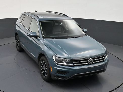 Used 2021 Volkswagen Tiguan SE w/ Panoramic Sunroof Package FWD image 18