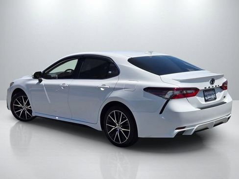 Used 2024 Toyota Camry SE w/ Convenience Package FWD image 6