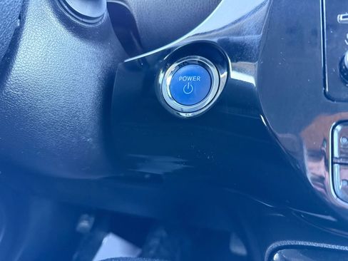 Used 2020 Toyota Prius LE image 34