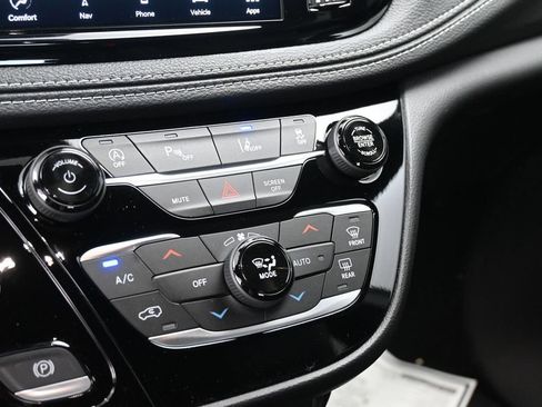 New 2027 Chrysler Pacifica Select FWD image 20