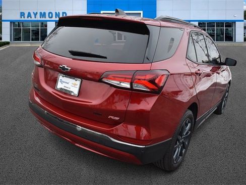 Used 2022 Chevrolet Equinox RS w/ RS Leather Package image 3