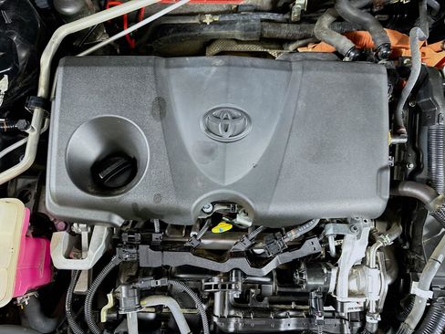 Used 2019 Toyota RAV4 LE AWD/4WD image 32
