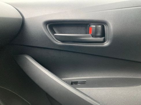 Used 2025 Toyota Corolla LE image 27