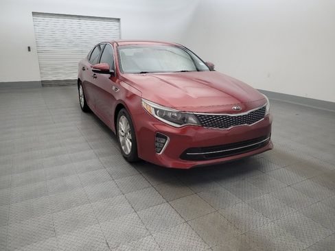 Used 2018 Kia Optima S FWD image 13