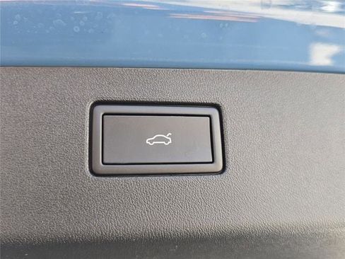 New 2026 Volkswagen Tiguan SE image 25