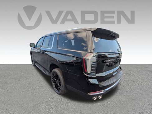 New 2025 Chevrolet Suburban Premier image 25