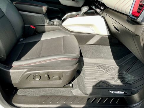 Used 2024 GMC Canyon AT4X image 24