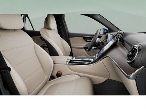 Used 2026 Mercedes-Benz GLC 300 image 42