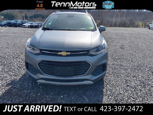 Used 2020 Chevrolet Trax LT w/ LT Convenience Package AWD/4WD image 2