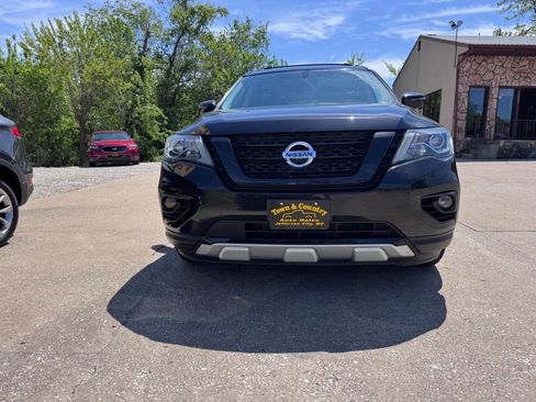 Used 2020 Nissan Pathfinder SL AWD/4WD image 2