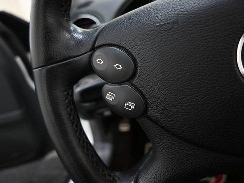 Used 2005 Mercedes-Benz SL 500 image 20