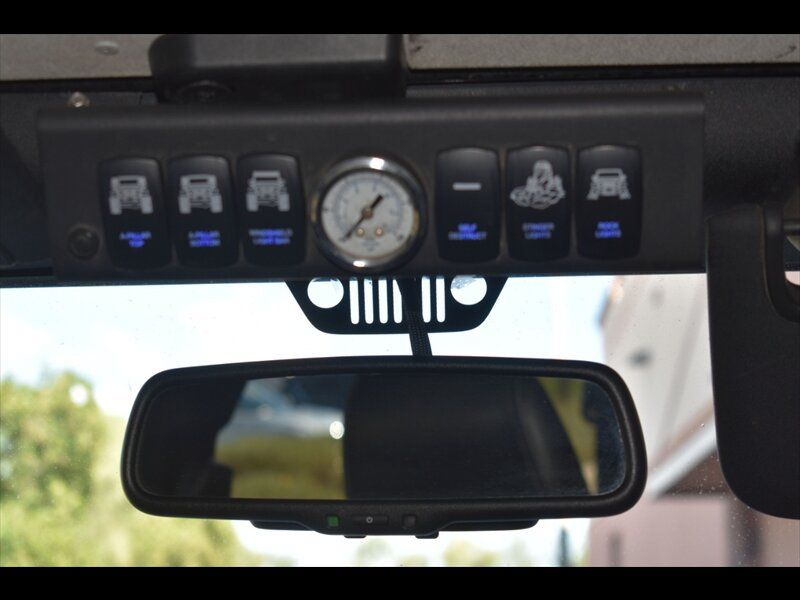 Used 2017 Jeep Wrangler Unlimited Rubicon w/ Connectivity Group AWD/4WD image 30