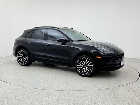 Used 2022 Porsche Macan image 3