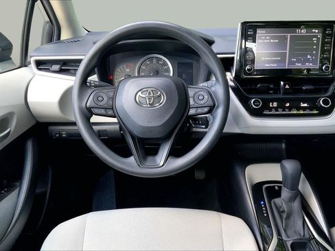 Used 2021 Toyota Corolla LE FWD image 6
