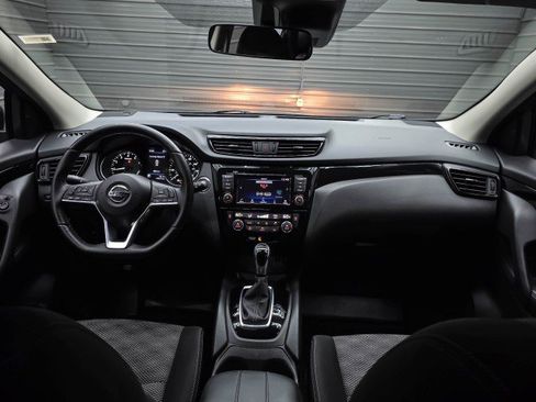 Used 2019 Nissan Rogue Sport SV w/ All-Weather Package AWD/4WD image 12