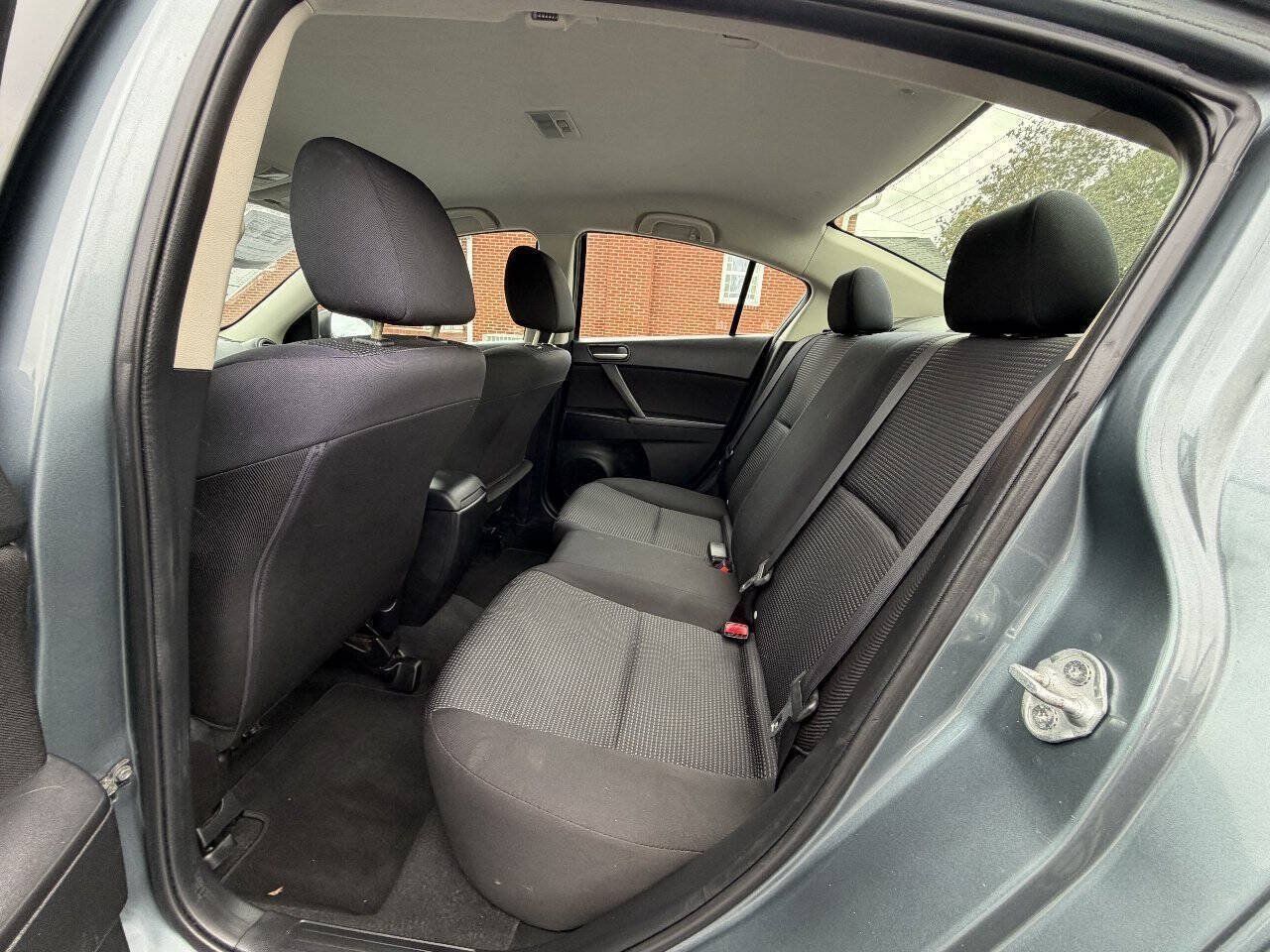 Used 2013 MAZDA MAZDA3 i Sport FWD image 13