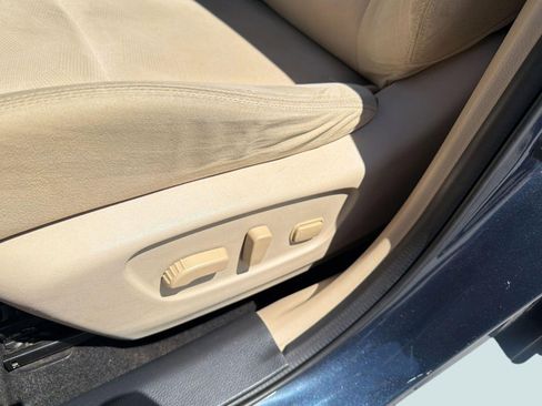 Used 2016 Nissan Rogue SV image 14