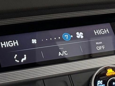 Used 2023 Hyundai Palisade Calligraphy image 22