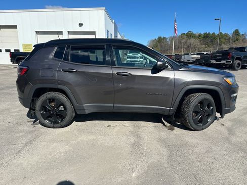 Used 2021 Jeep Compass Latitude AWD/4WD image 6