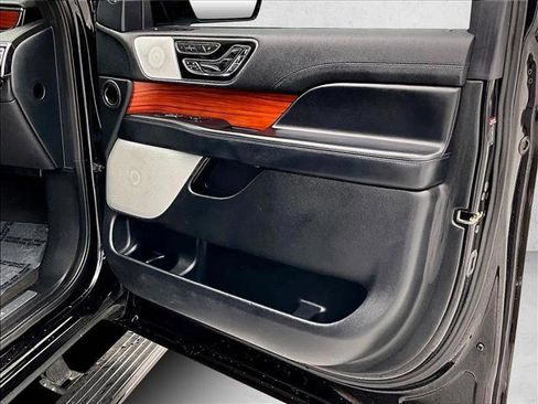 Used 2019 Lincoln Navigator L Reserve w/ Cargo Package image 19