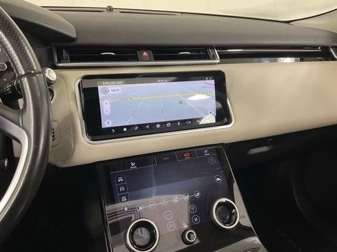 Used 2018 Land Rover Range Rover Velar S image 16