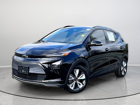 Certified 2022 Chevrolet Bolt EUV LT w/ Convenience Package image 5