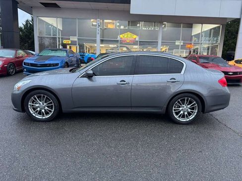 Used 2012 INFINITI G37 Journey w/ Premium Pkg image 3